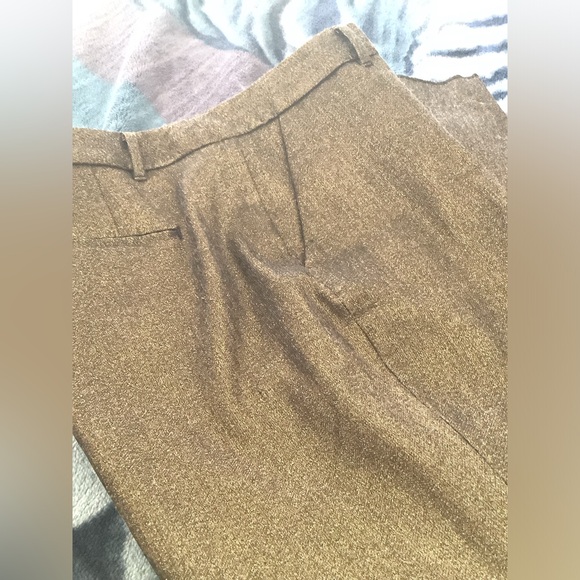 White House Black market lurex Jaguared Metallic gold slim ankle slim pants. - Picture 14 of 15